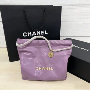 Chanel 22 Large in Quilted Shiny Calfskin